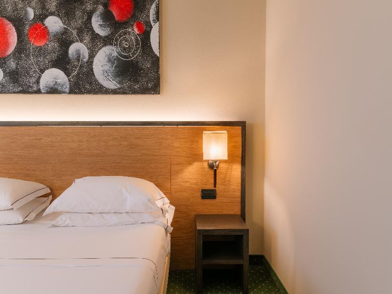 Smart Hotel King image