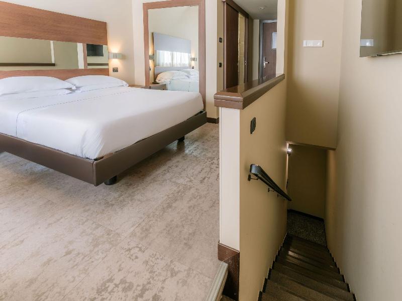 Smart Hotel King image