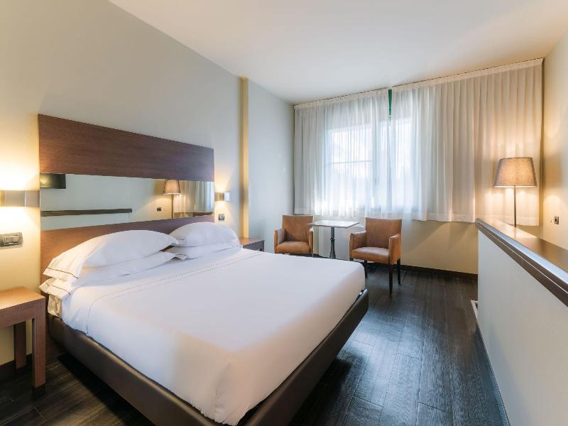 Smart Hotel King image