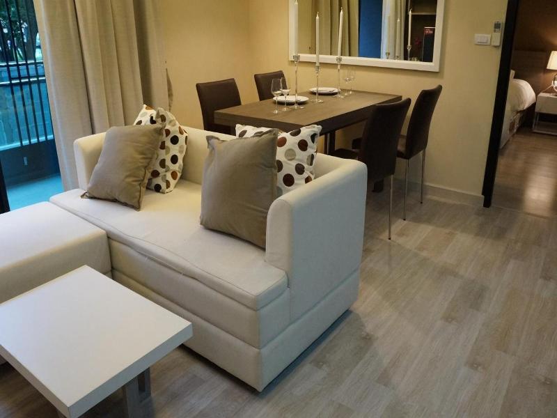 Avatar residence Sukhumvit 7 image