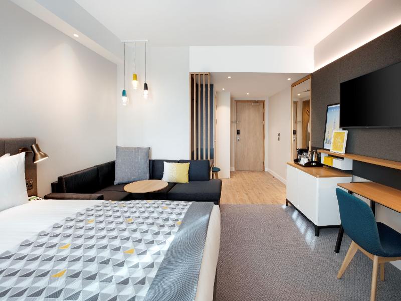 Holiday Inn London - Heathrow Bath Road image