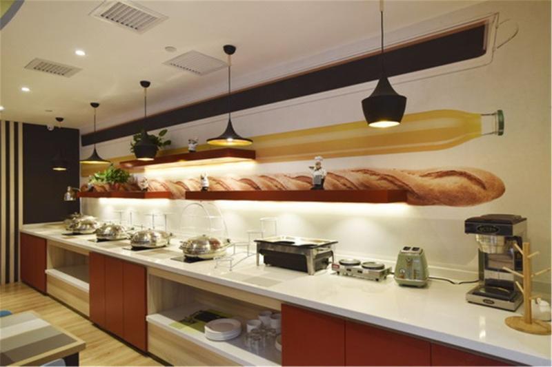 ibis Xinzhou Qiyi Road image 3