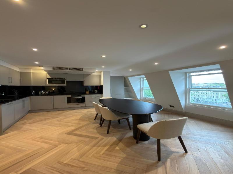 Ashburn Court image