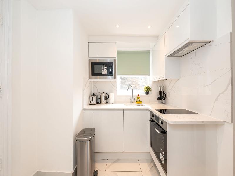 Queensgate Court image