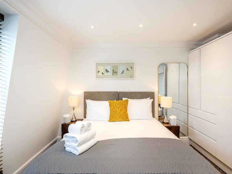 Queensgate Court image