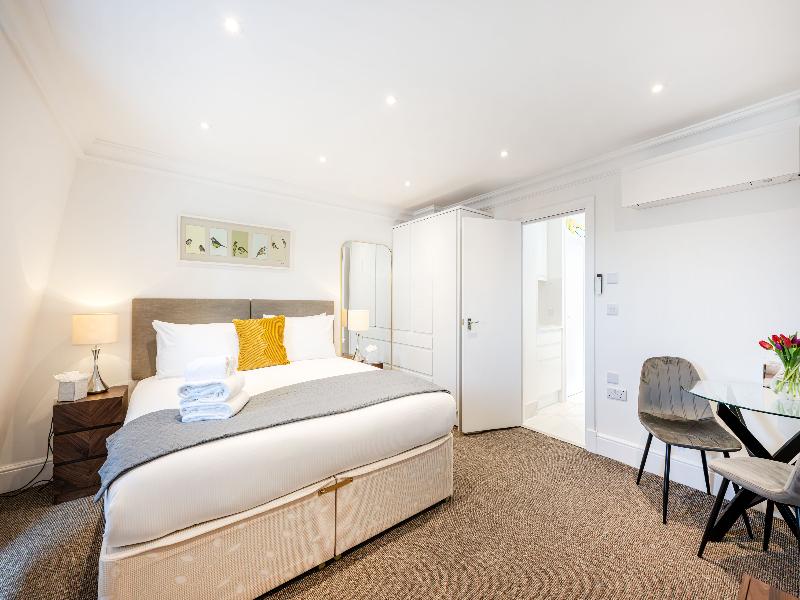 Queensgate Court image