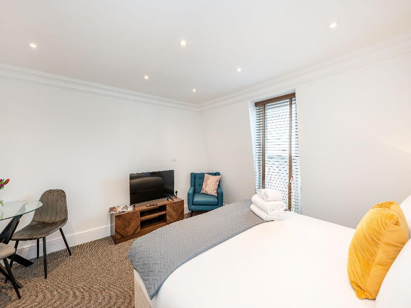 Queensgate Court image