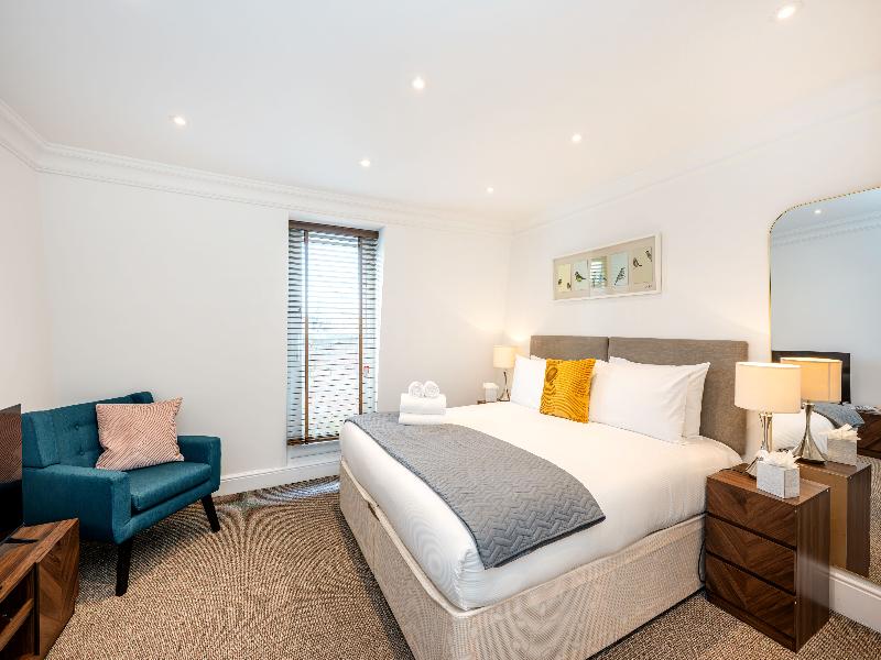 Queensgate Court image