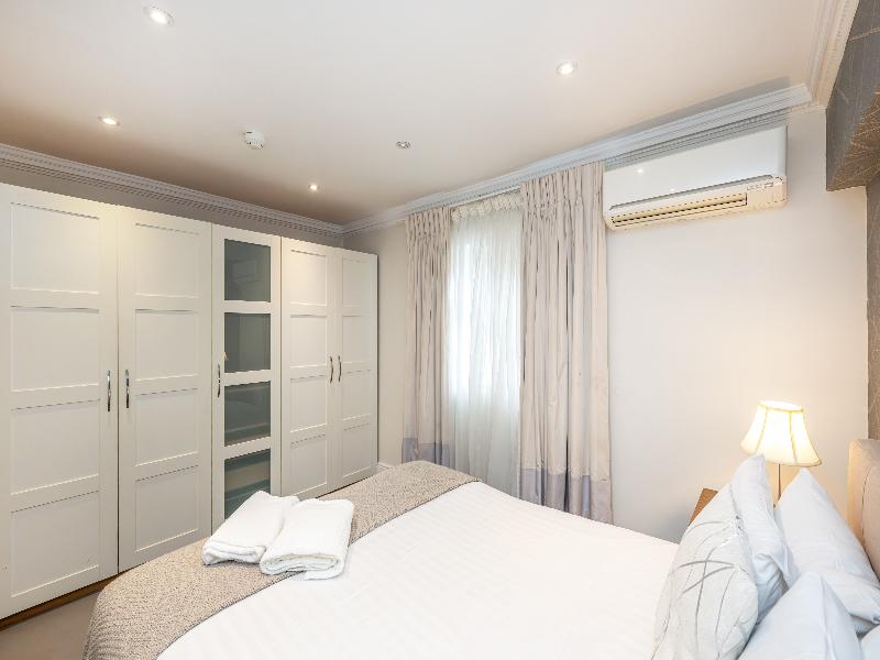 Queensgate Court image