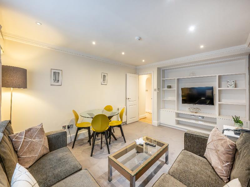 Queensgate Court image