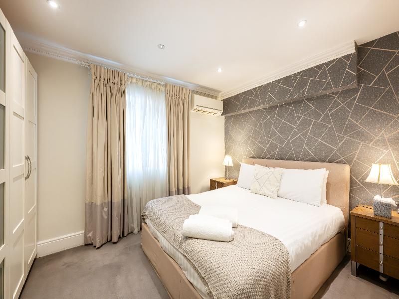 Queensgate Court image