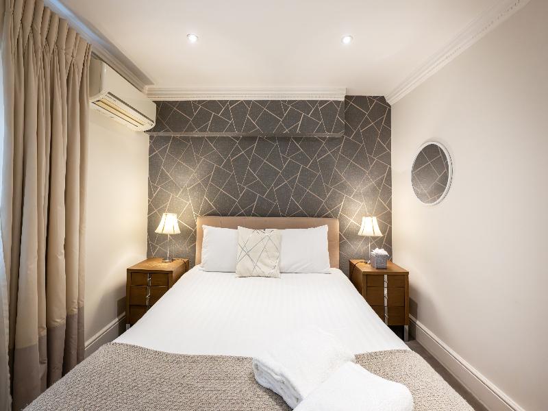 Queensgate Court image