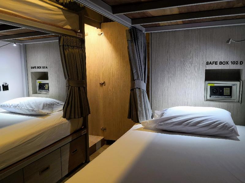 Asleep by Lantana image