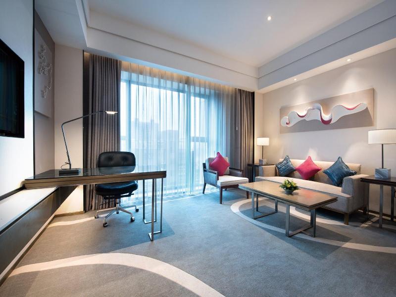 Crowne Plaza Hangzhou Qiantang image