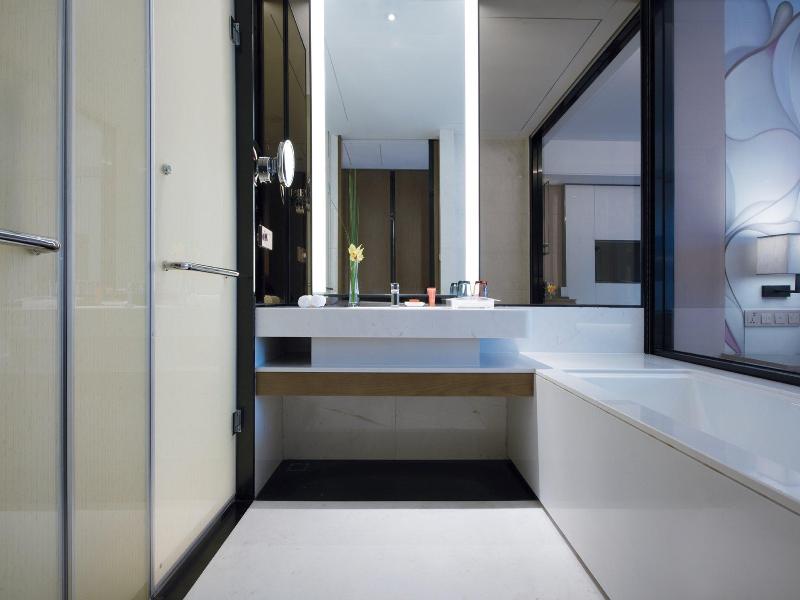 Crowne Plaza Hangzhou Qiantang image