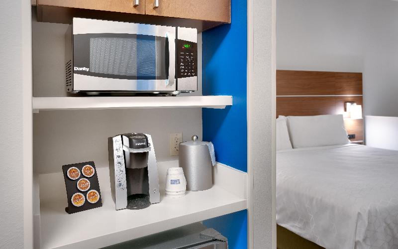 Holiday Inn Express & Suites Gainesville I-75 — photo 21