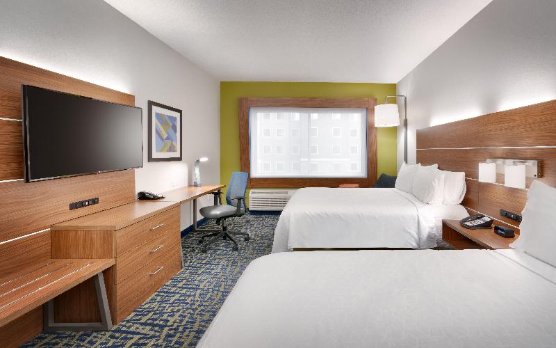 Holiday Inn Express & Suites Gainesville I-75 — photo 94