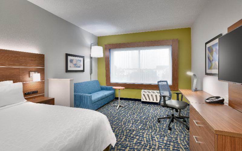 Holiday Inn Express & Suites Gainesville I-75 — photo 70