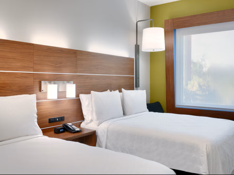 Holiday Inn Express & Suites Gainesville I-75 — photo 74