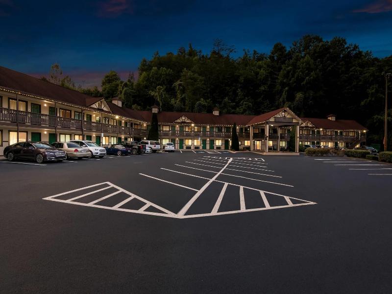 Super 8 by Wyndham Helen image