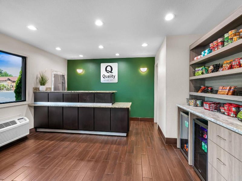 Super 8 by Wyndham Helen image