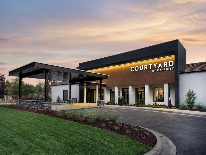 Courtyard San Jose Cupertino image
