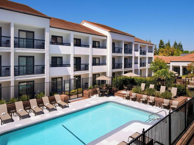 Courtyard San Jose Cupertino image