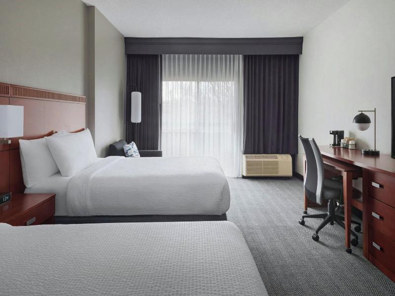 Courtyard by Marriott New Carrollton Landover image