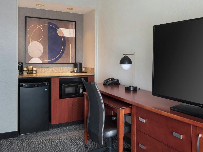Courtyard by Marriott New Carrollton Landover image