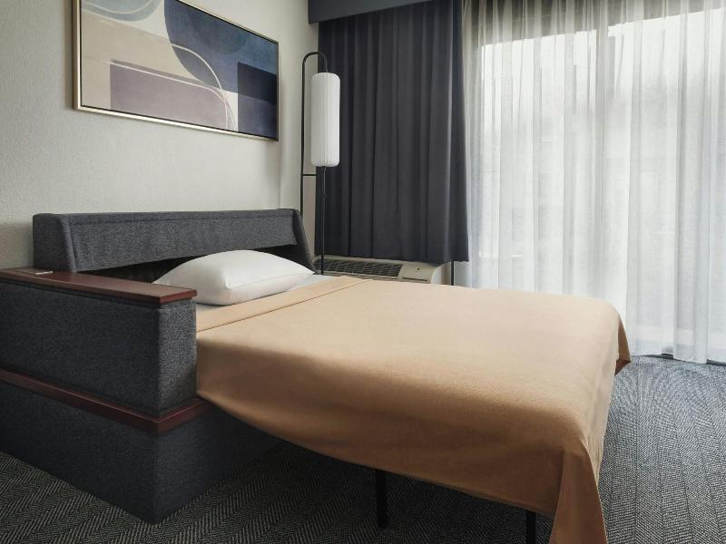 Courtyard by Marriott New Carrollton Landover image