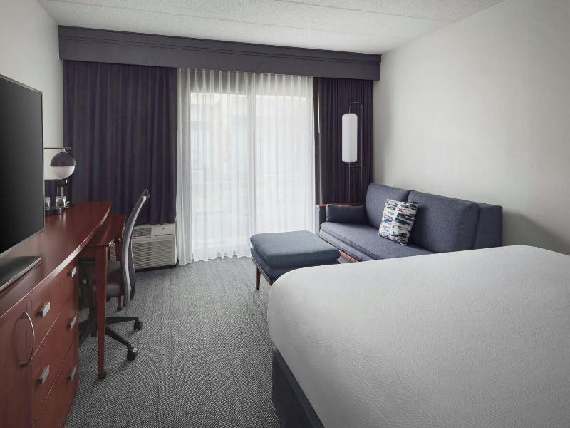 Courtyard by Marriott New Carrollton Landover image