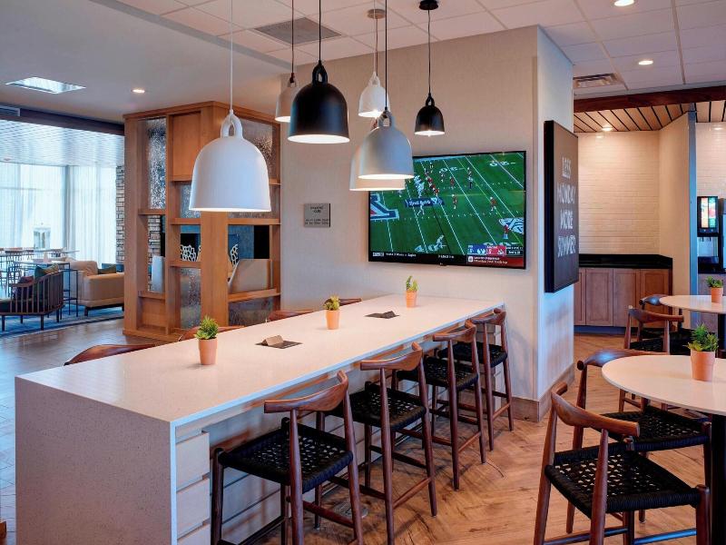 Fairfield Inn & Suites Columbus, IN image