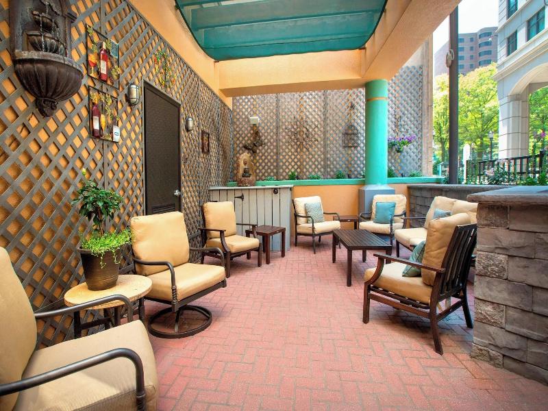 Courtyard Wilmington Downtown image