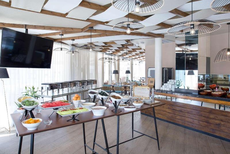 ZEUS Essence Wyndham Athens Residence