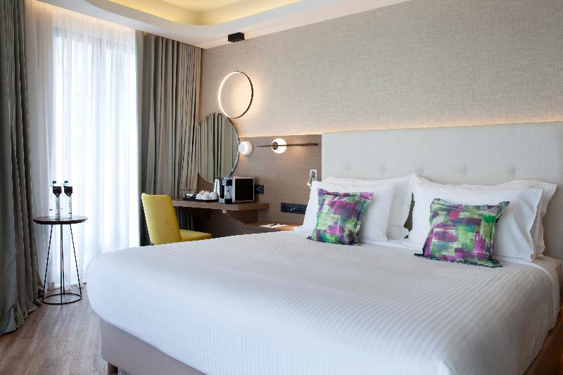 ZEUS Essence Wyndham Athens Residence
