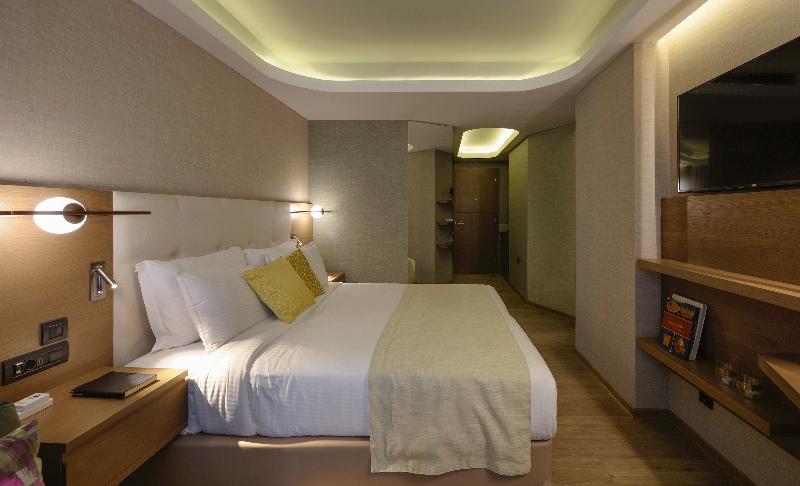 ZEUS Essence Wyndham Athens Residence