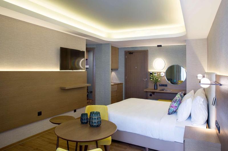 ZEUS Essence Wyndham Athens Residence