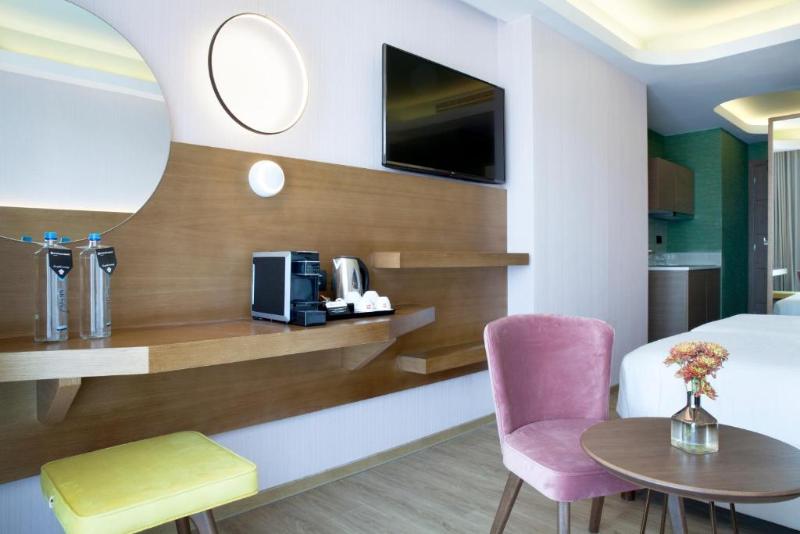 ZEUS Essence Wyndham Athens Residence