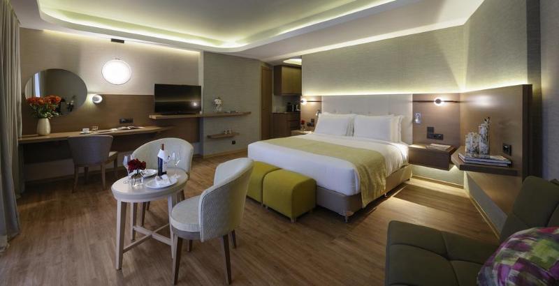 ZEUS Essence Wyndham Athens Residence