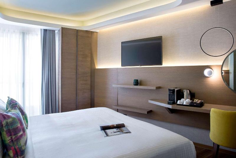 ZEUS Essence Wyndham Athens Residence