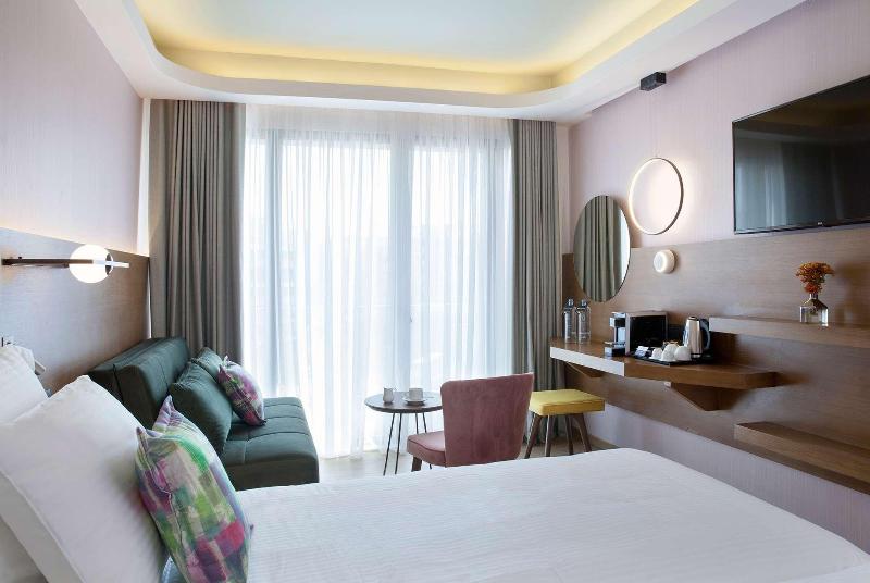ZEUS Essence Wyndham Athens Residence