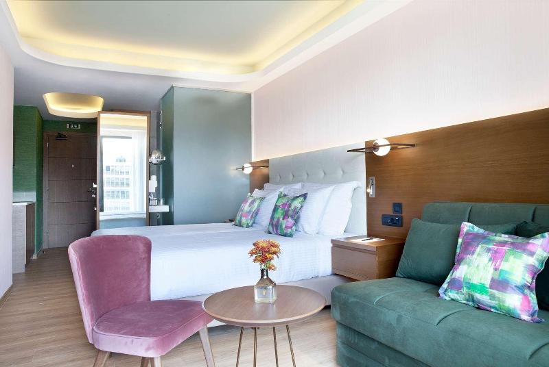 ZEUS Essence Wyndham Athens Residence