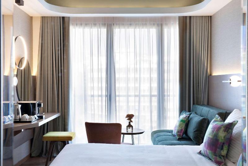 ZEUS Essence Wyndham Athens Residence