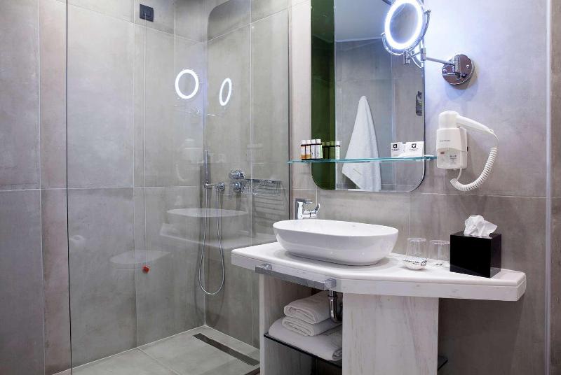 ZEUS Essence Wyndham Athens Residence