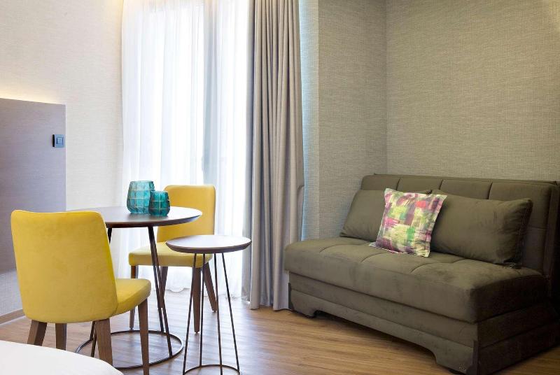 ZEUS Essence Wyndham Athens Residence