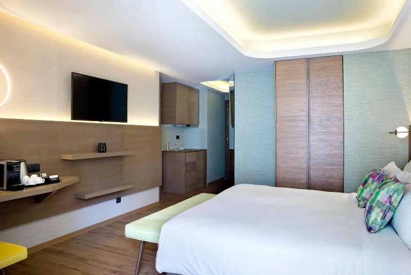 ZEUS Essence Wyndham Athens Residence