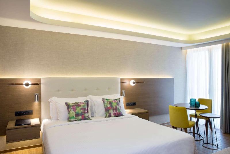 ZEUS Essence Wyndham Athens Residence