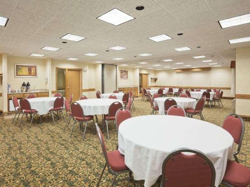 Baymont By Wyndham Portage image