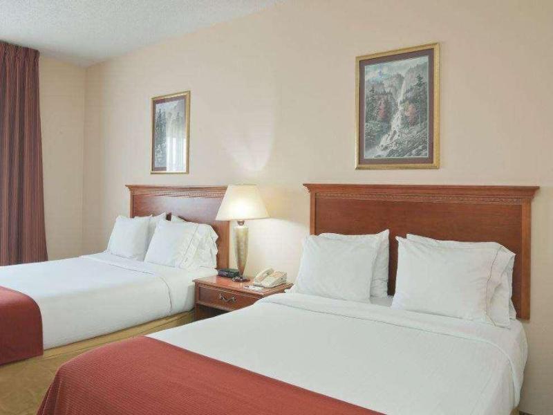 Baymont By Wyndham Portage image