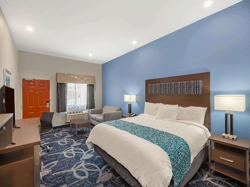 Baymont Inn & Suites Houston Hobby Airport image